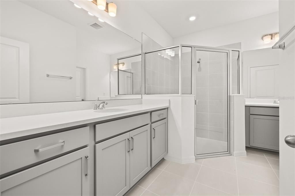 На продажу: $349,990 (4 спален, 2 ванн, 1938 Квадратных фут)