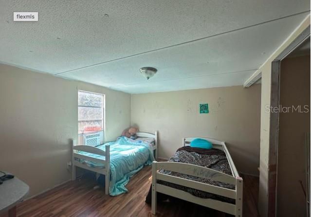 待售: $150,000 (3 贝兹, 2 浴室, 1101 平方英尺)