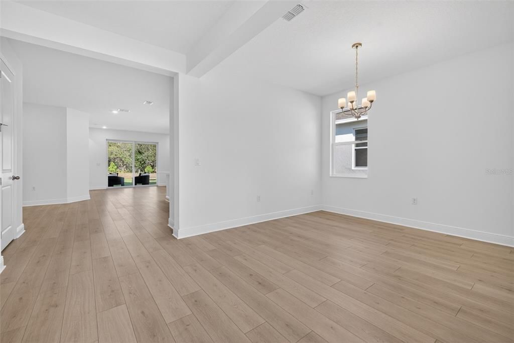 待售: $359,990 (4 贝兹, 2 浴室, 2110 平方英尺)