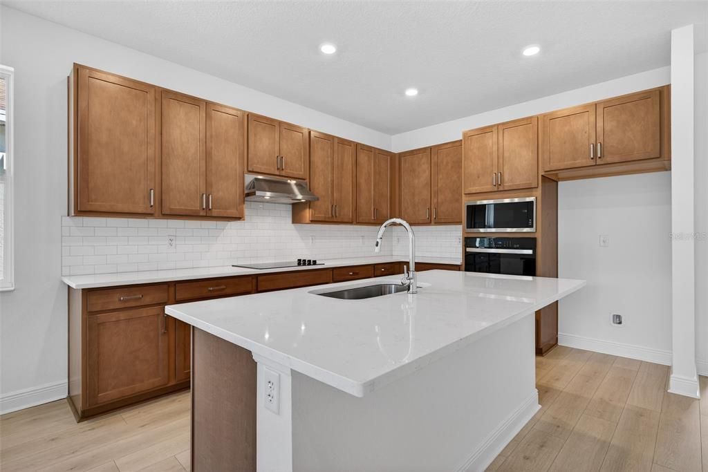 待售: $359,990 (4 贝兹, 2 浴室, 2110 平方英尺)