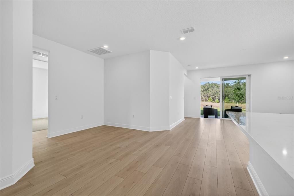 待售: $359,990 (4 贝兹, 2 浴室, 2110 平方英尺)