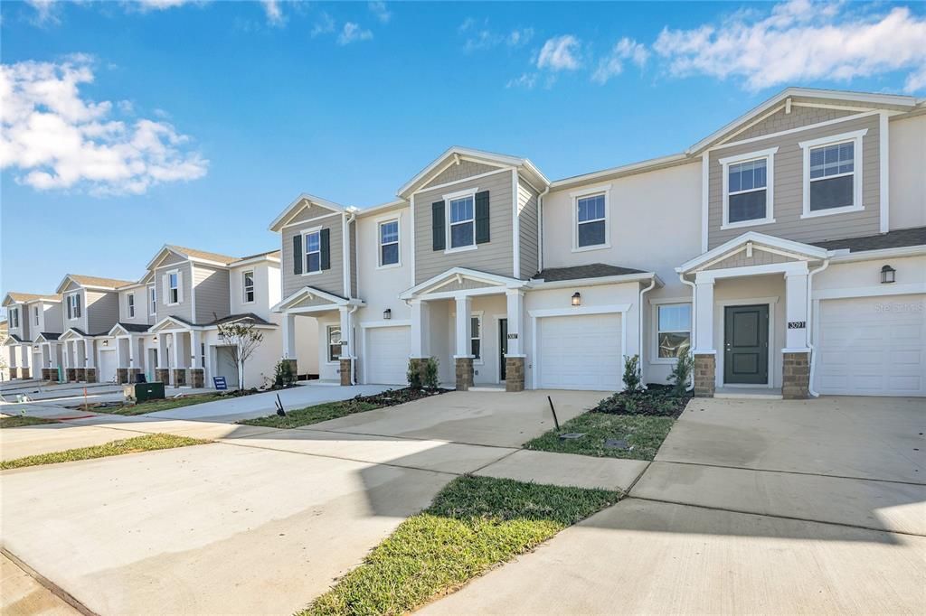 For Rent: $2,300 (3 beds, 2 baths, 1834 Square Feet)