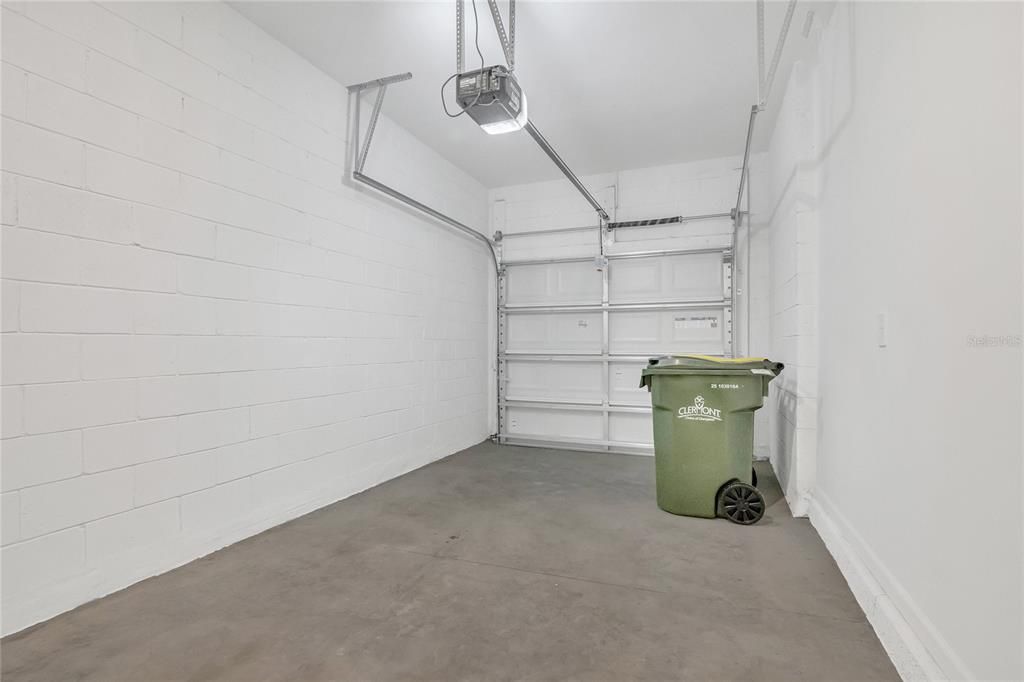 For Rent: $2,300 (3 beds, 2 baths, 1834 Square Feet)