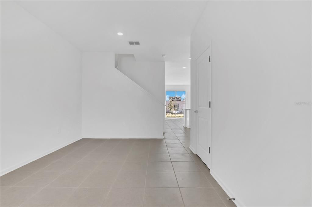 For Rent: $2,300 (3 beds, 2 baths, 1834 Square Feet)