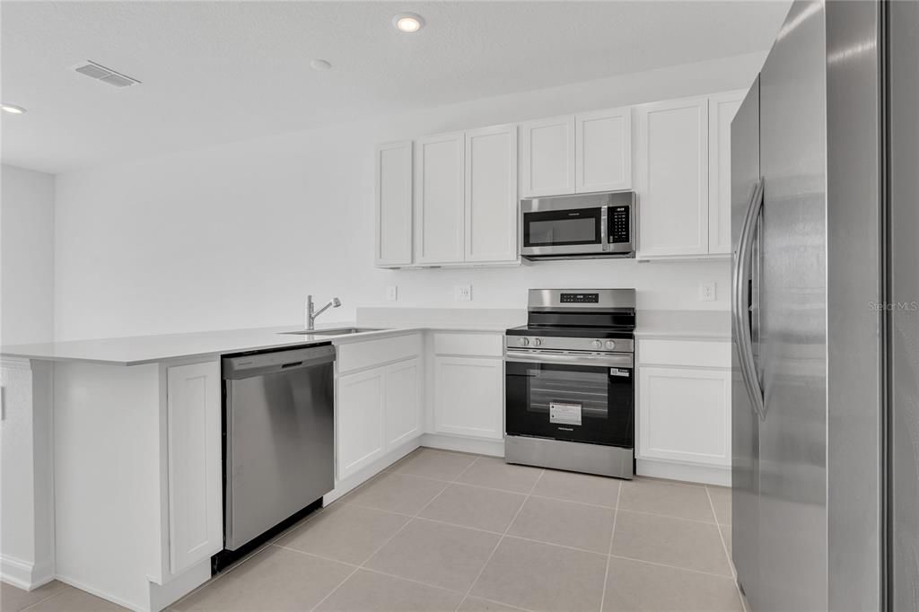 For Rent: $2,300 (3 beds, 2 baths, 1834 Square Feet)