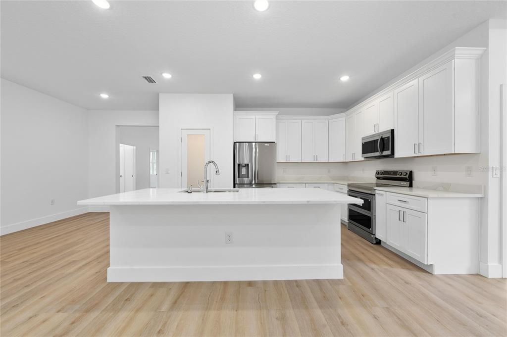 For Sale: $575,000 (4 beds, 3 baths, 2710 Square Feet)