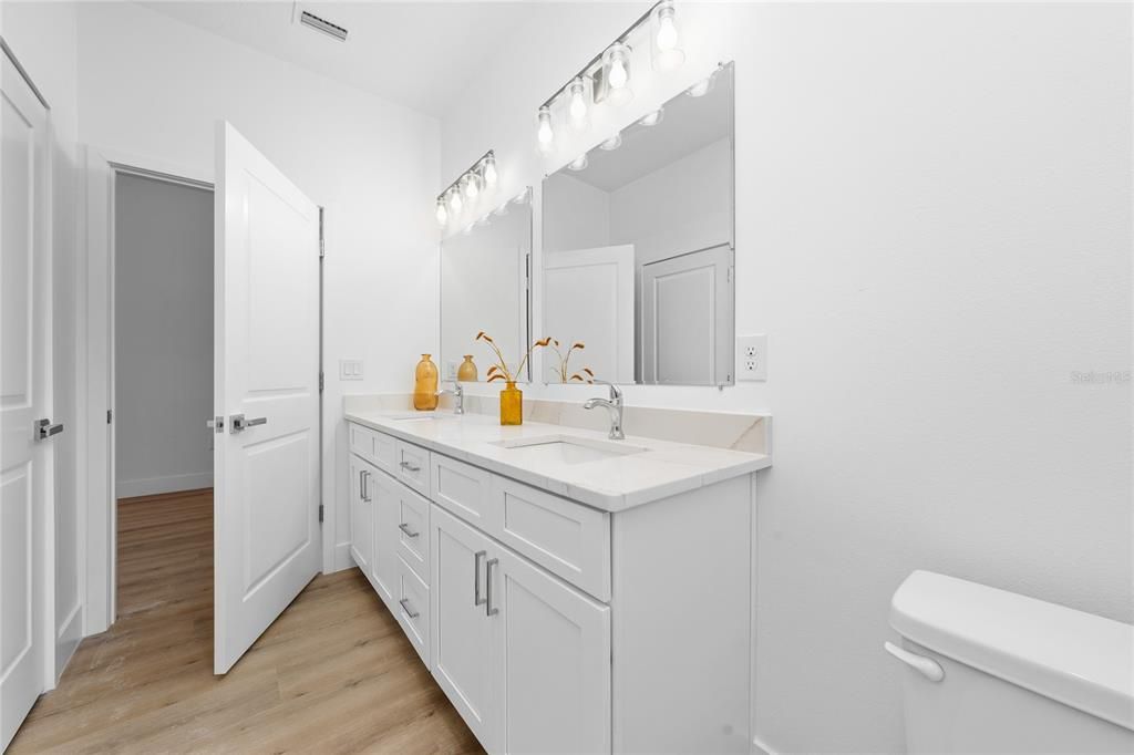 For Sale: $575,000 (4 beds, 3 baths, 2710 Square Feet)