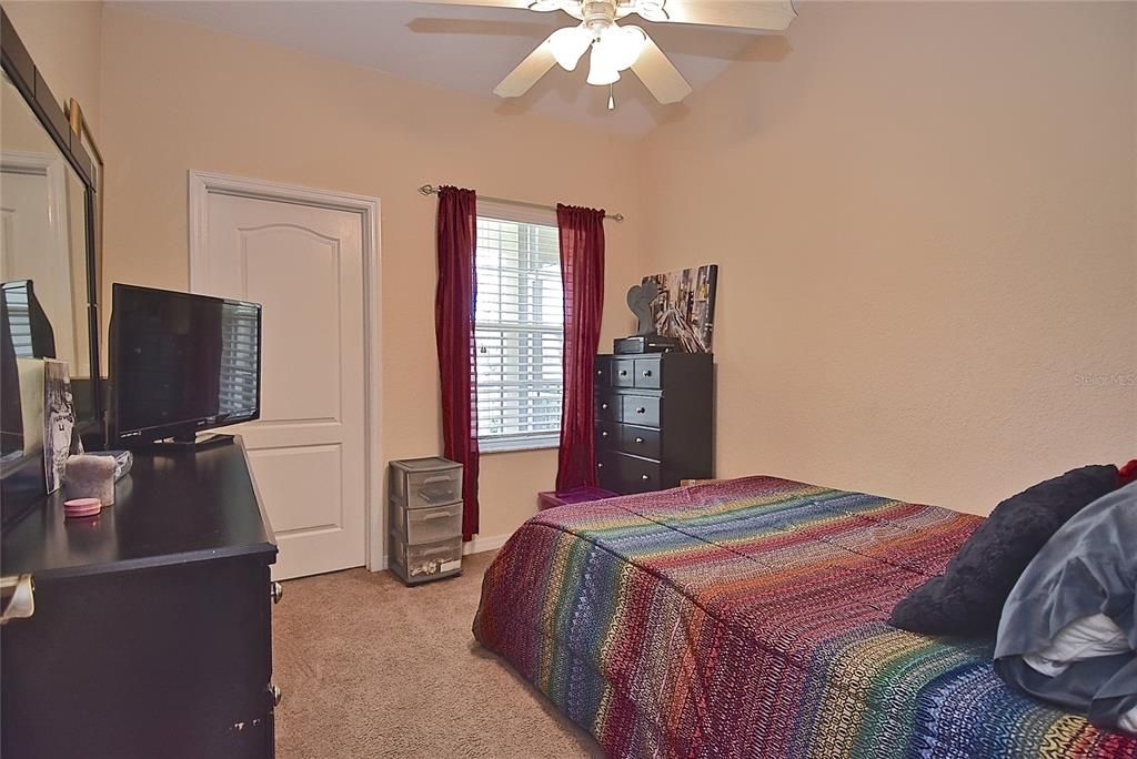 For Sale: $279,900 (2 beds, 2 baths, 1150 Square Feet)