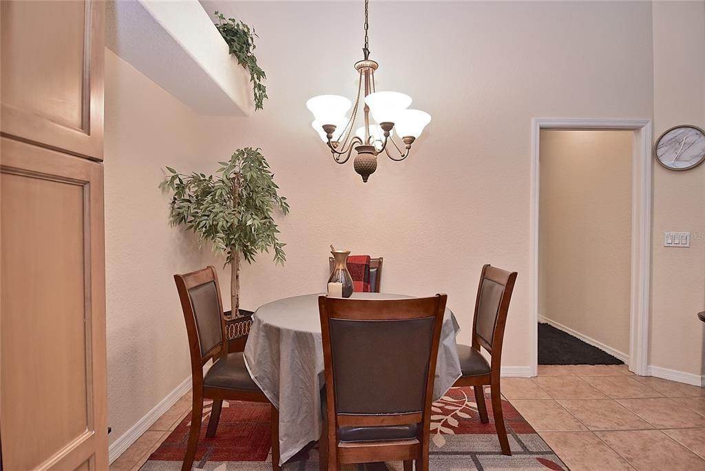 For Sale: $279,900 (2 beds, 2 baths, 1150 Square Feet)