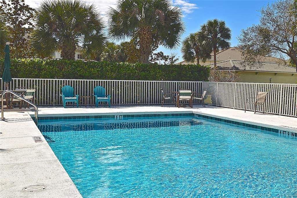 For Sale: $279,900 (2 beds, 2 baths, 1150 Square Feet)