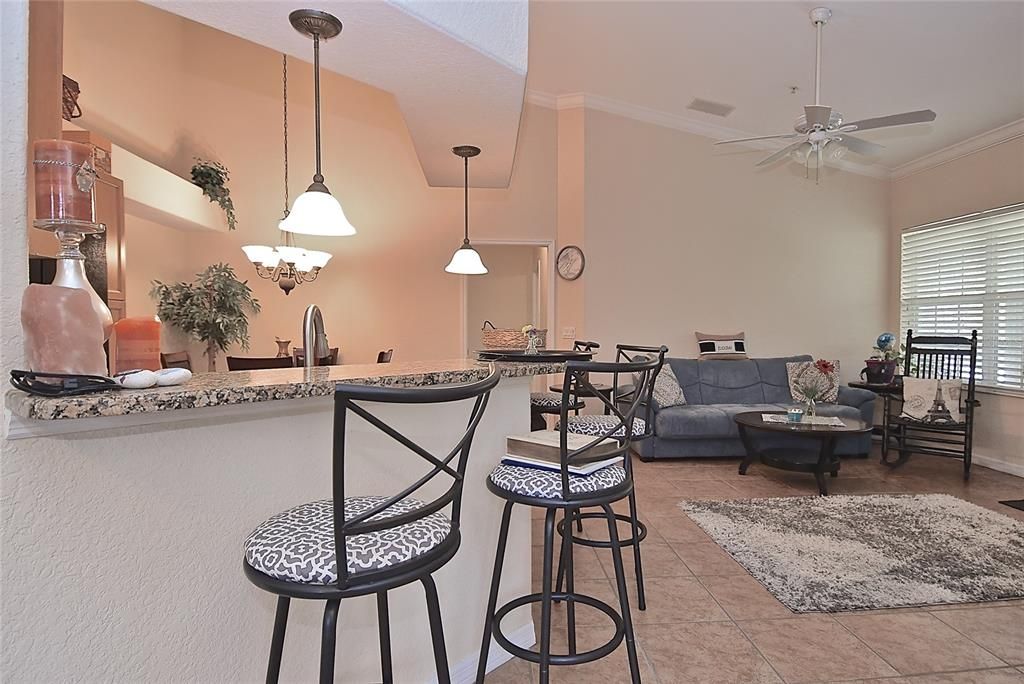 For Sale: $279,900 (2 beds, 2 baths, 1150 Square Feet)