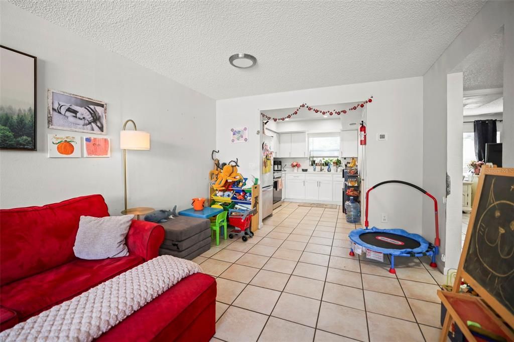 For Sale: $750,000 (6 beds, 0 baths, 2272 Square Feet)