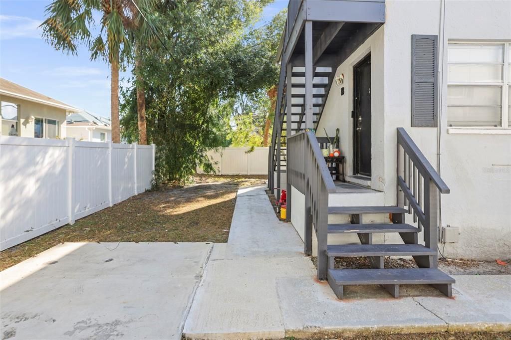 For Sale: $750,000 (6 beds, 0 baths, 2272 Square Feet)