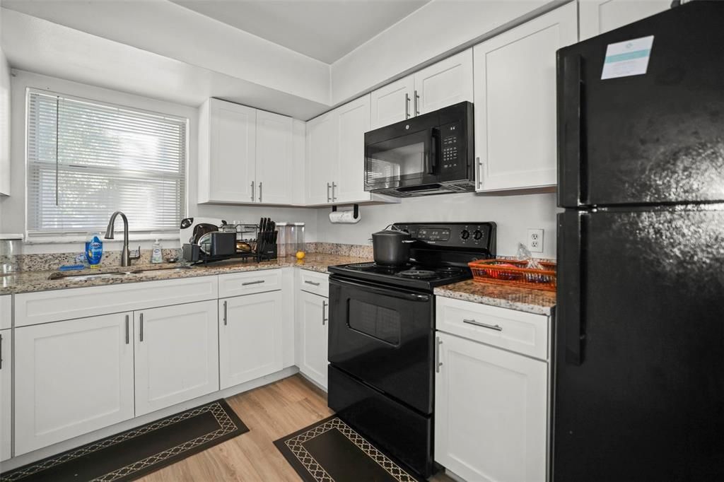 For Sale: $750,000 (6 beds, 0 baths, 2272 Square Feet)