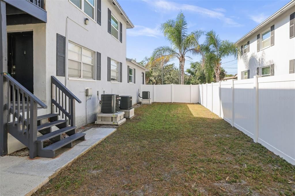 For Sale: $750,000 (6 beds, 0 baths, 2272 Square Feet)