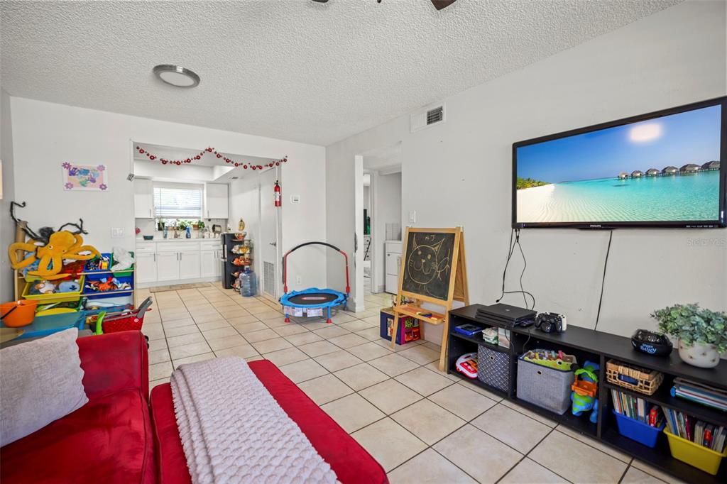 For Sale: $750,000 (6 beds, 0 baths, 2272 Square Feet)