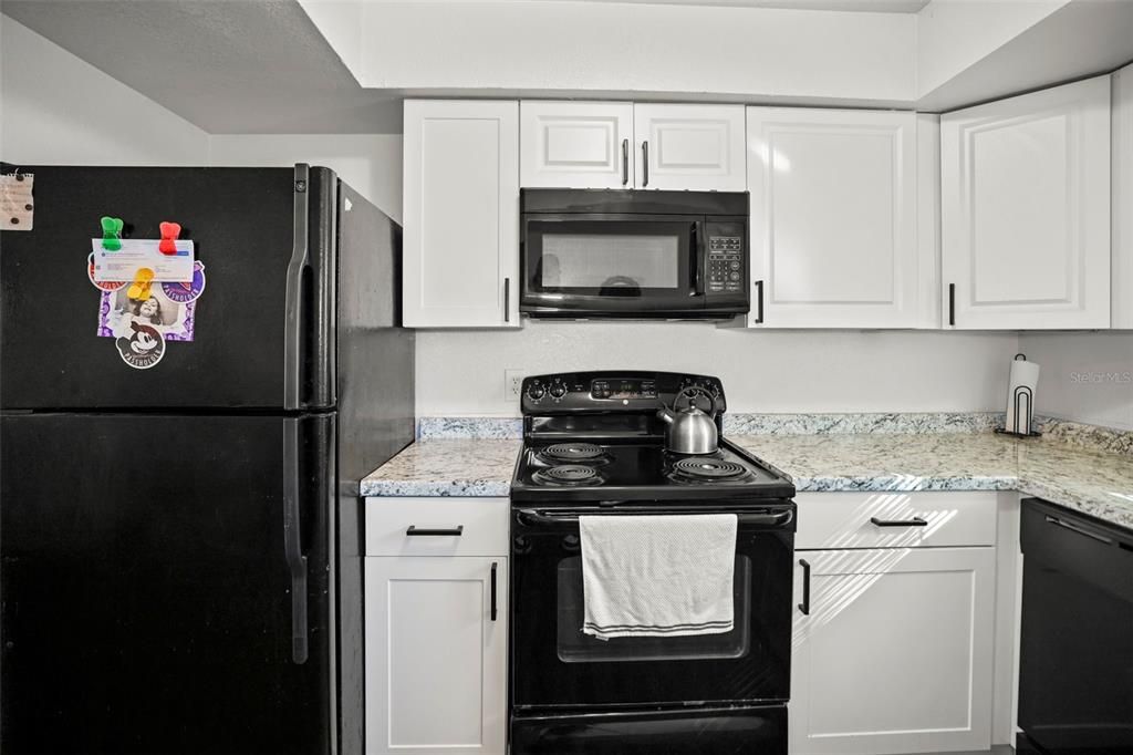 For Sale: $750,000 (6 beds, 0 baths, 2272 Square Feet)