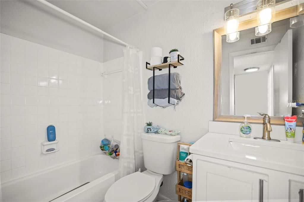 For Sale: $750,000 (6 beds, 0 baths, 2272 Square Feet)