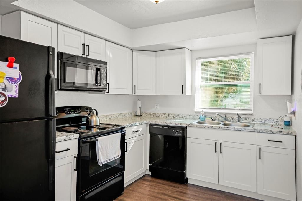 For Sale: $750,000 (6 beds, 0 baths, 2272 Square Feet)