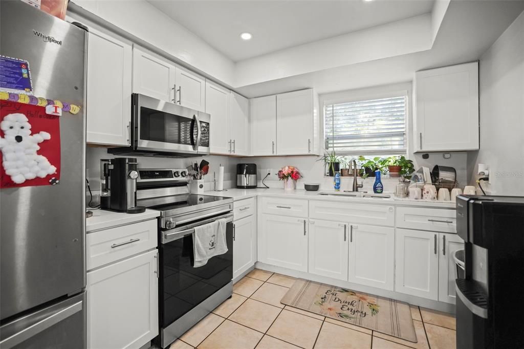 For Sale: $750,000 (6 beds, 0 baths, 2272 Square Feet)