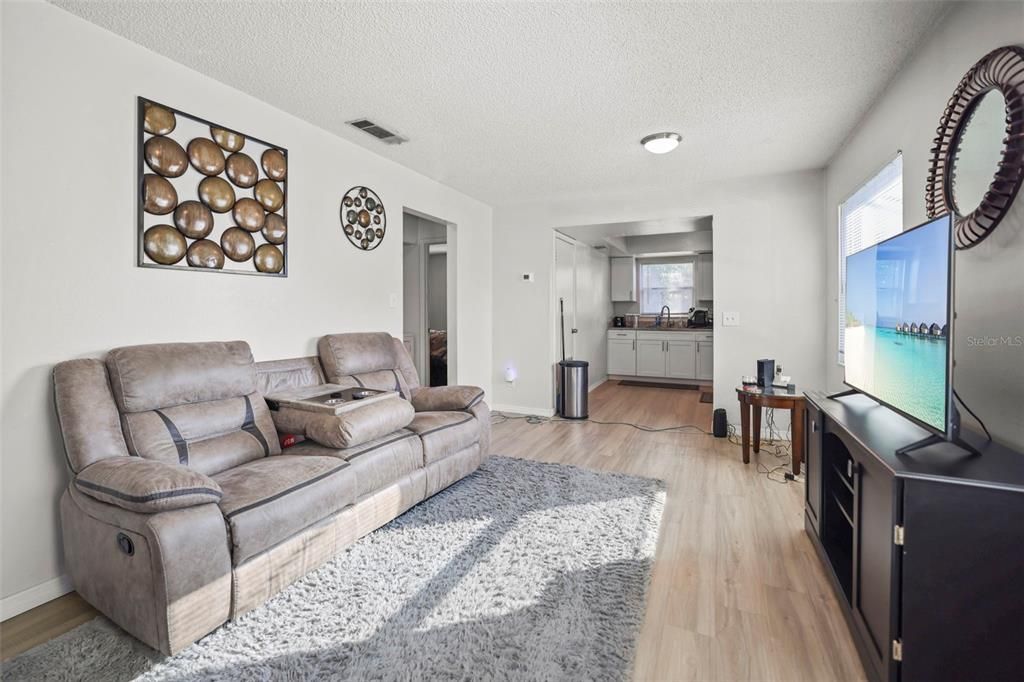 For Sale: $750,000 (6 beds, 0 baths, 2272 Square Feet)