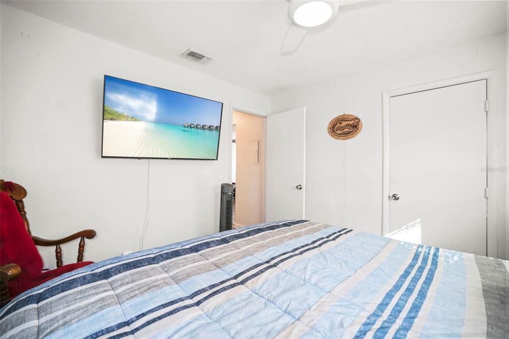 For Sale: $750,000 (6 beds, 0 baths, 2272 Square Feet)