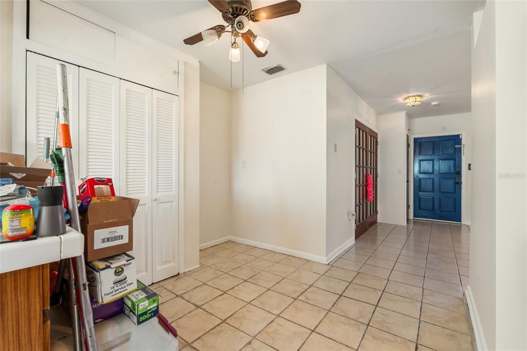 For Sale: $299,900 (3 beds, 1 baths, 1348 Square Feet)