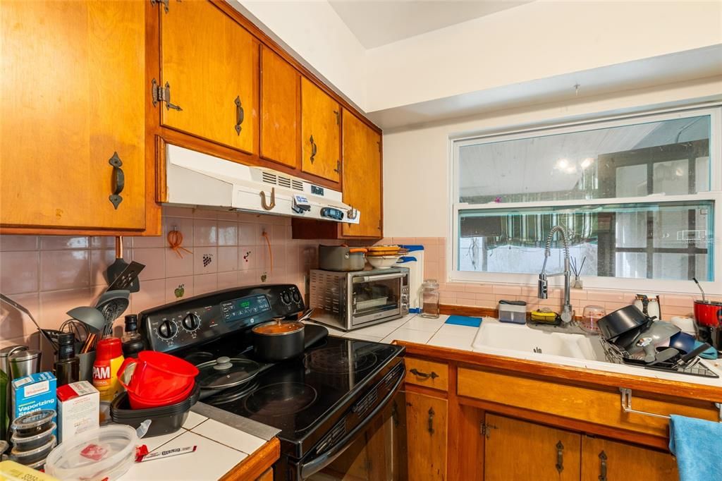 For Sale: $299,900 (3 beds, 1 baths, 1348 Square Feet)