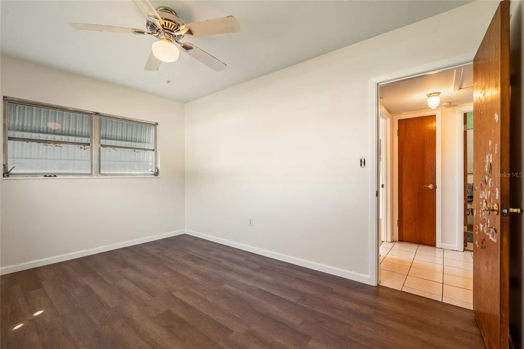 For Sale: $299,900 (3 beds, 1 baths, 1348 Square Feet)