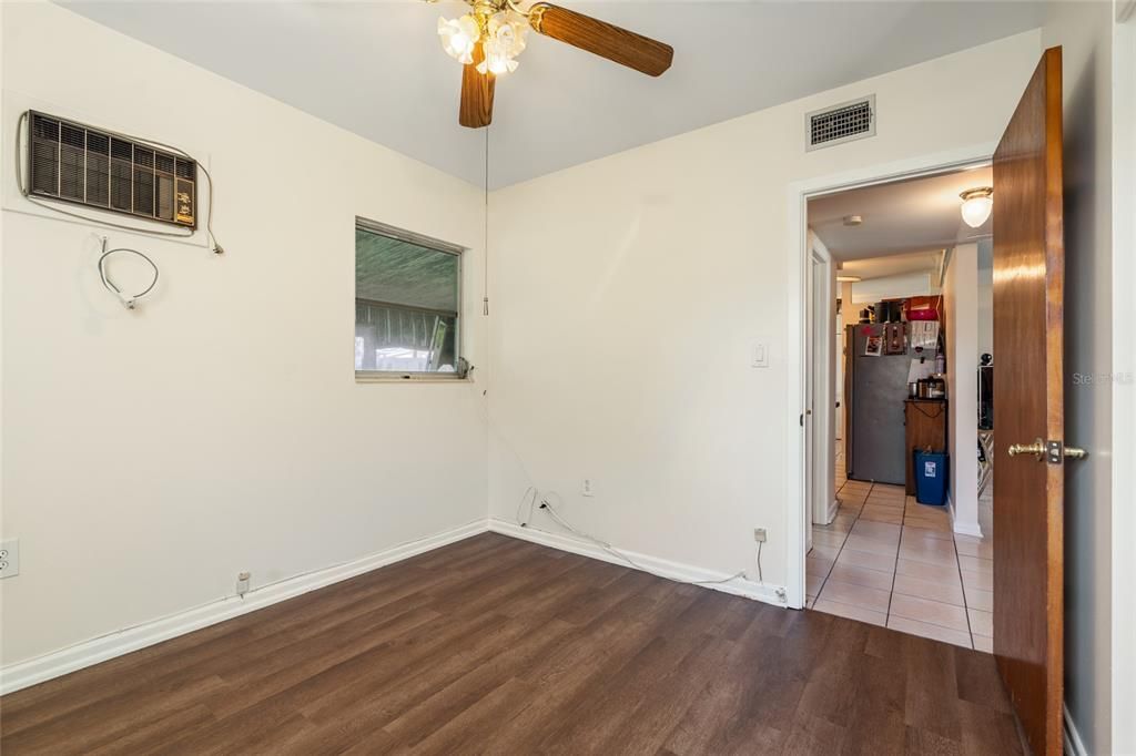 For Sale: $299,900 (3 beds, 1 baths, 1348 Square Feet)