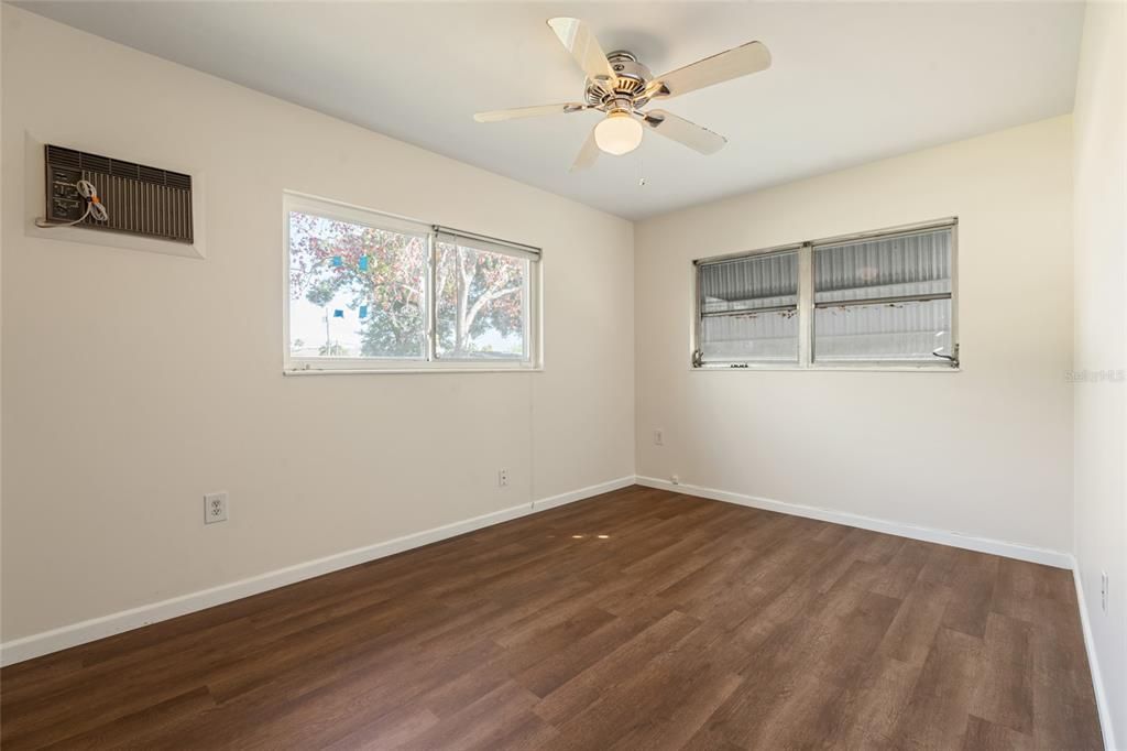 For Sale: $299,900 (3 beds, 1 baths, 1348 Square Feet)