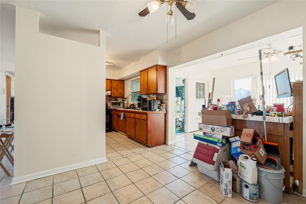 For Sale: $299,900 (3 beds, 1 baths, 1348 Square Feet)