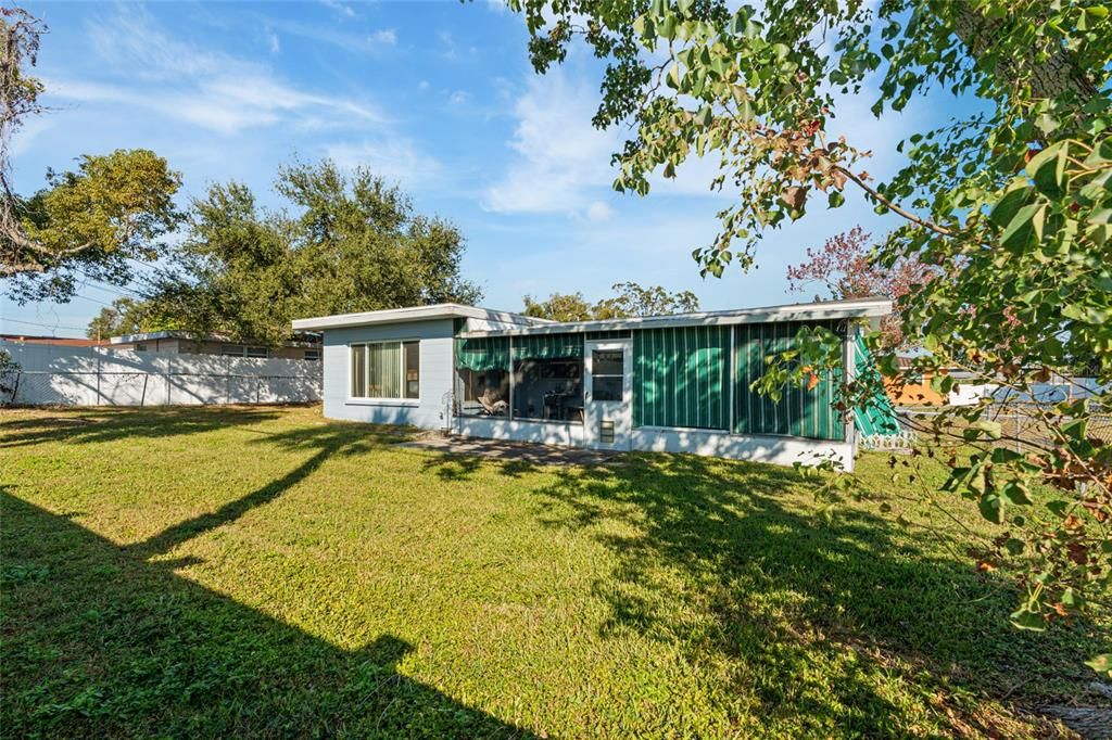 For Sale: $299,900 (3 beds, 1 baths, 1348 Square Feet)