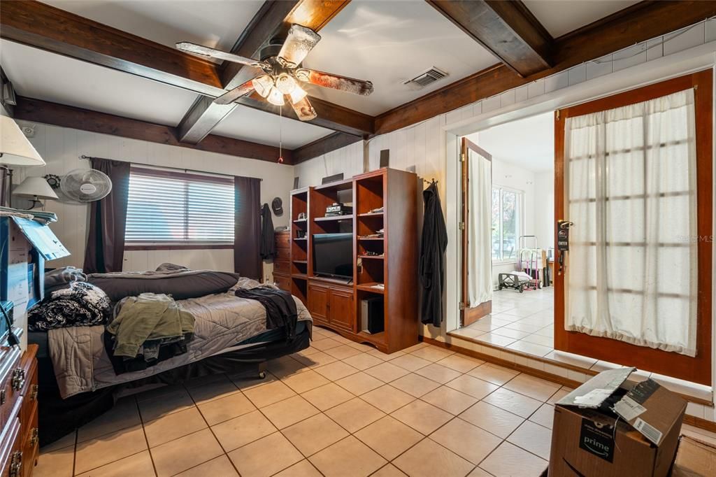 For Sale: $299,900 (3 beds, 1 baths, 1348 Square Feet)