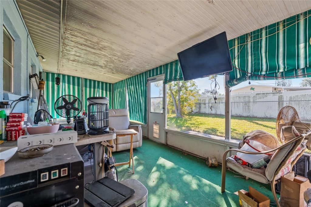 For Sale: $299,900 (3 beds, 1 baths, 1348 Square Feet)