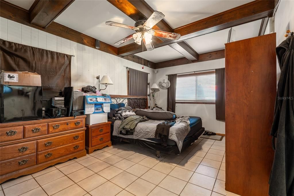 For Sale: $299,900 (3 beds, 1 baths, 1348 Square Feet)