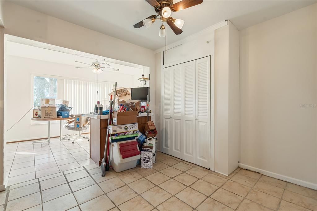 For Sale: $299,900 (3 beds, 1 baths, 1348 Square Feet)