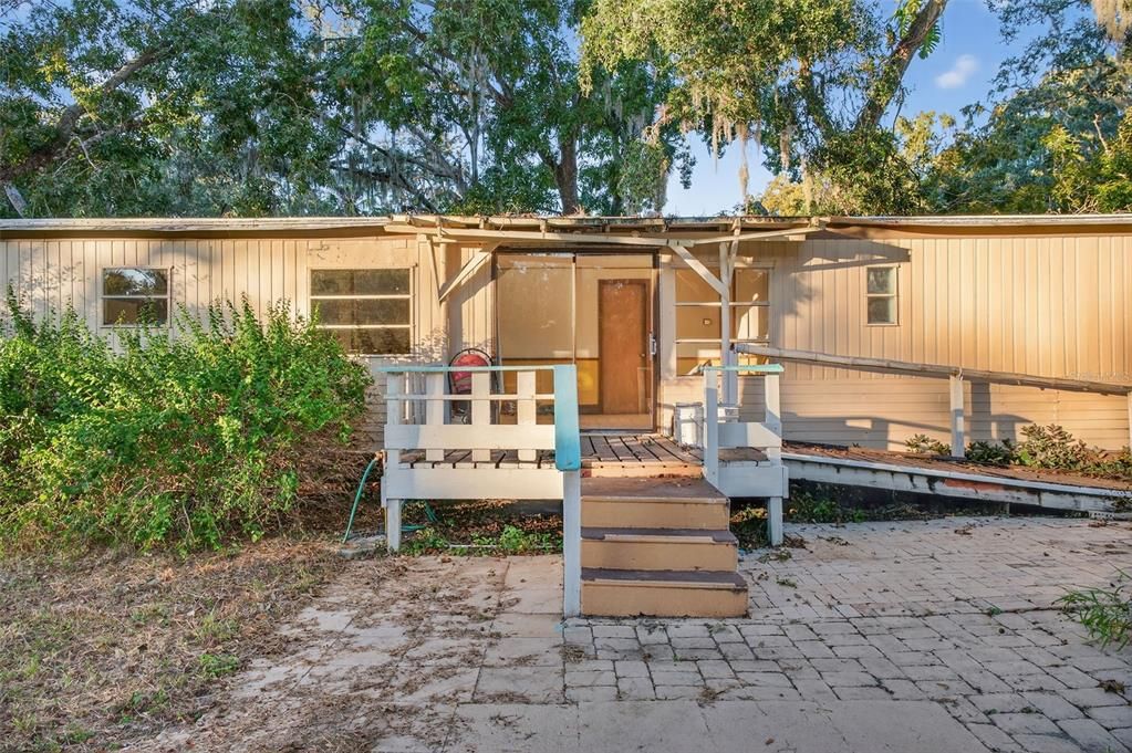 For Sale: $200,000 (3 beds, 2 baths, 1344 Square Feet)