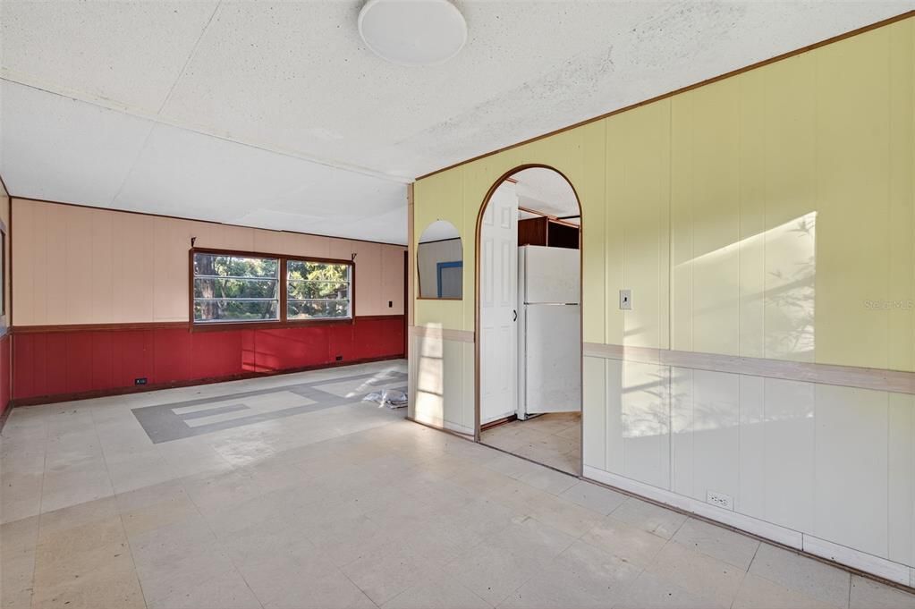 For Sale: $200,000 (3 beds, 2 baths, 1344 Square Feet)