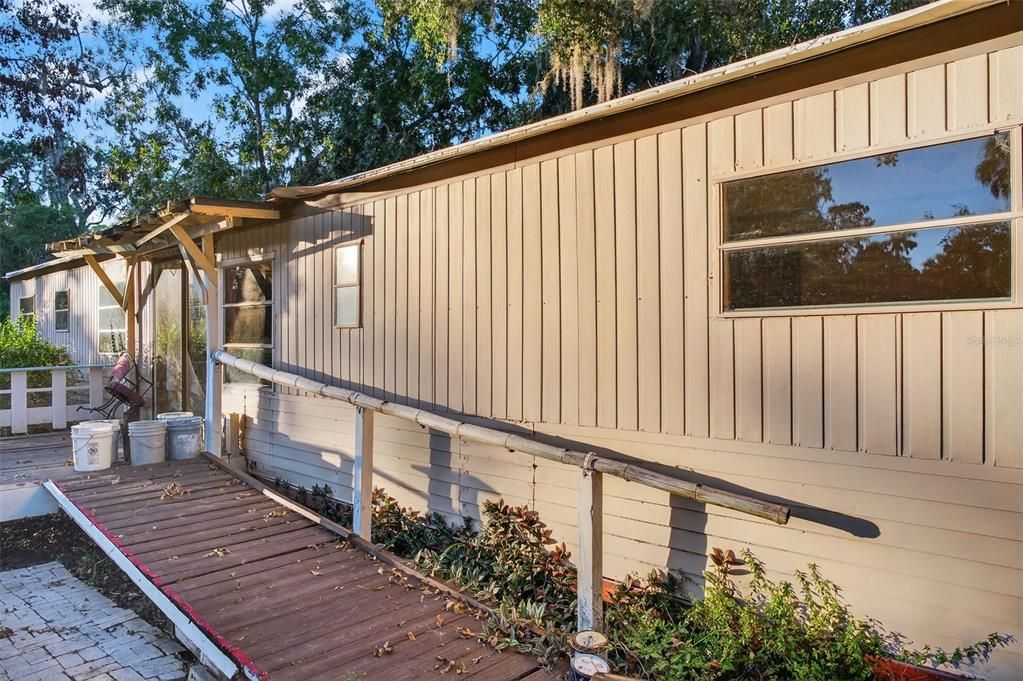 For Sale: $200,000 (3 beds, 2 baths, 1344 Square Feet)