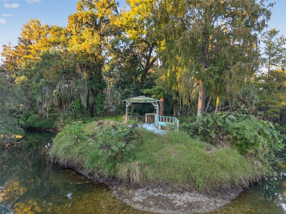 For Sale: $200,000 (3 beds, 2 baths, 1344 Square Feet)