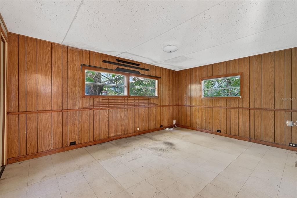 For Sale: $200,000 (3 beds, 2 baths, 1344 Square Feet)