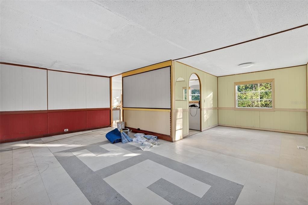 For Sale: $200,000 (3 beds, 2 baths, 1344 Square Feet)