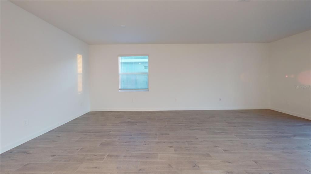 For Rent: $2,550 (4 beds, 3 baths, 2027 Square Feet)