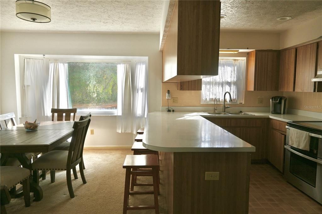 Activo con contrato: $380,000 (3 camas, 2 baños, 1620 Pies cuadrados)