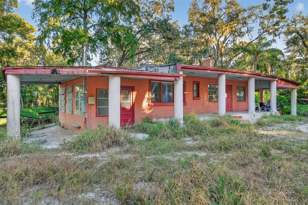 For Sale: $275,000 (6 beds, 3 baths, 3028 Square Feet)