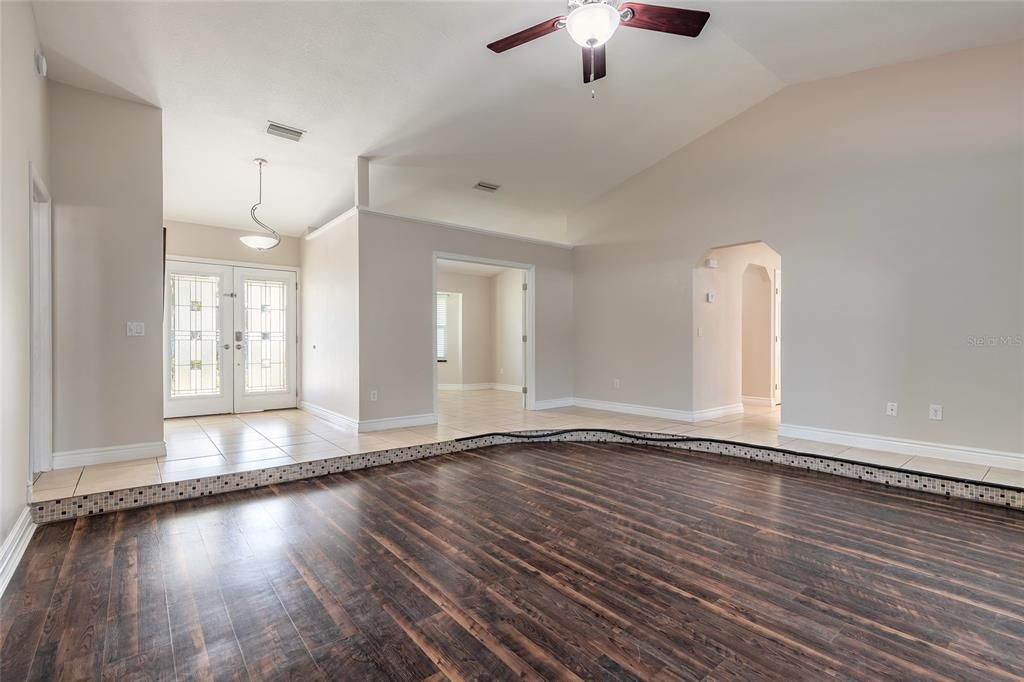 For Sale: $399,900 (3 beds, 2 baths, 2042 Square Feet)