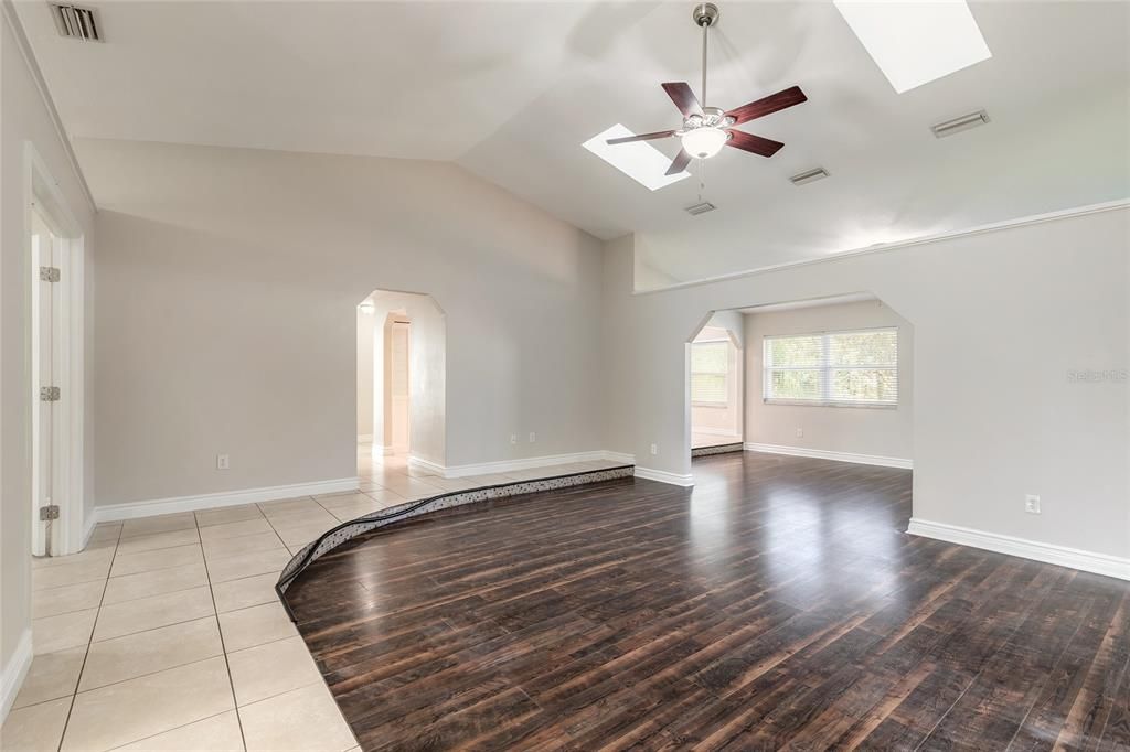 For Sale: $399,900 (3 beds, 2 baths, 2042 Square Feet)