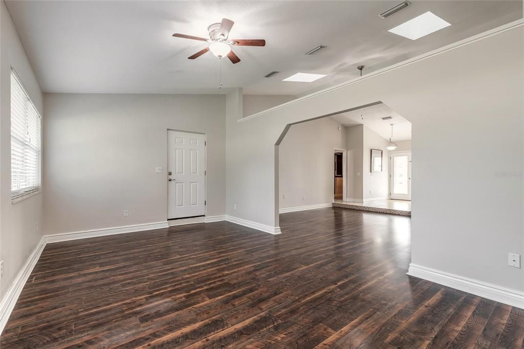 For Sale: $399,900 (3 beds, 2 baths, 2042 Square Feet)