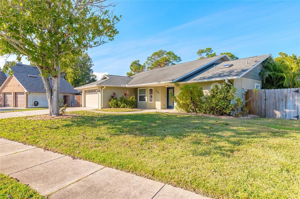 For Sale: $399,900 (3 beds, 2 baths, 2042 Square Feet)